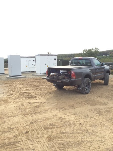 yota with tonneau .jpg