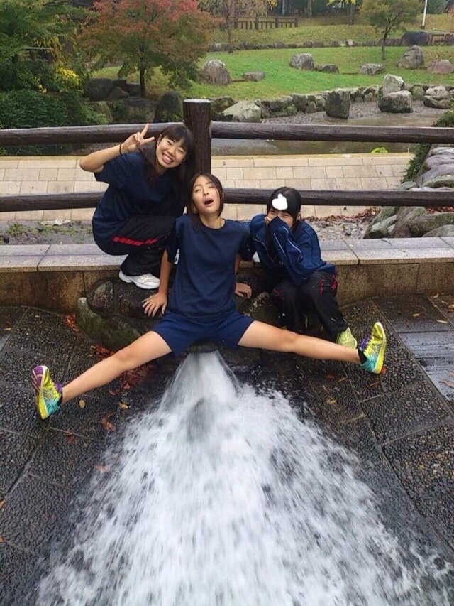 YourGirl_35a431fc4652d7f9a02c9ec4130f1a245fe090f1.jpg