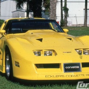 Corp-1010-04-o%2bcorvette-automotive-past%2bfront-view