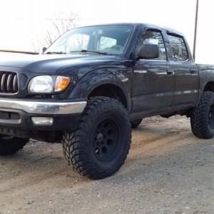 2002 Toyota Tacoma w/new rims and tires