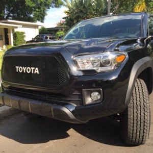 Toyota-Tacoma-2016-Grill-With-Toyota-Emblem-21.jpg