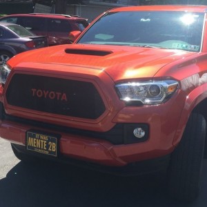 Toyota-Tacoma-2016-Grill-With-Toyota-Emblem-01