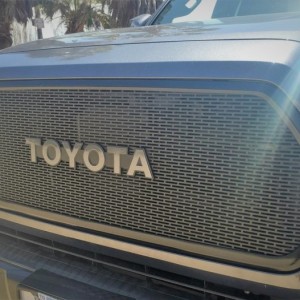 Toyota-Tacoma-2016-Grill-With-Toyota-Emblem-07