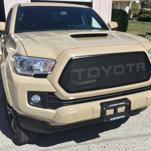 Custom-Toyota-Tacoma-2016-Grille-With-Letters-09