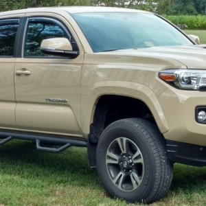 Toyota-Tacoma-2016-Grill-With-Toyota-Emblem-16