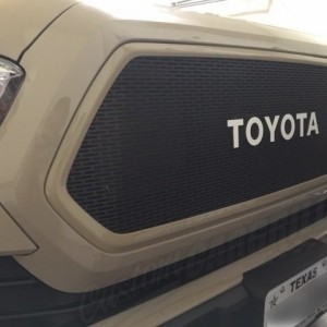 Toyota-Tacoma-2016-Grill-With-Toyota-Emblem-25