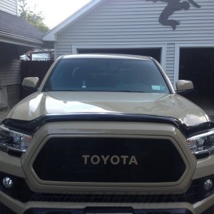 Toyota-Tacoma-2016-Grill-With-Toyota-Emblem-26