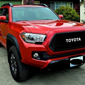 Toyota-Tacoma-2016-Grill-With-Toyota-Emblem-17