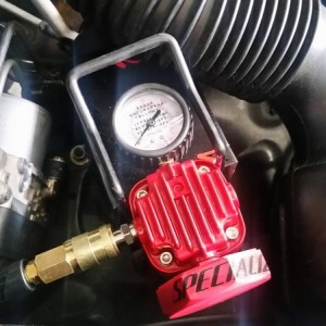 Air compressor in engine 1