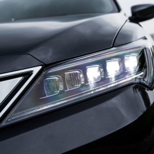 2016-Acura-ILX-headlight-01
