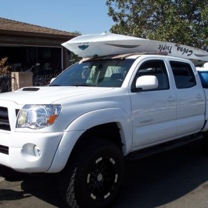 07 tacoma with kayak