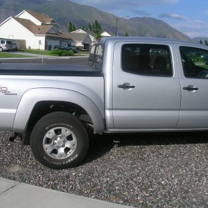 Side View of Undercover Tonneau Cover