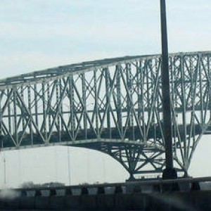 Eastbound_approaching_Hart_Bridge