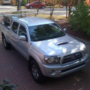 Jack's '09 Tacoma with Thule racks