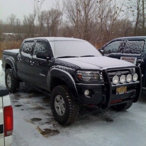 truck_in_snow1