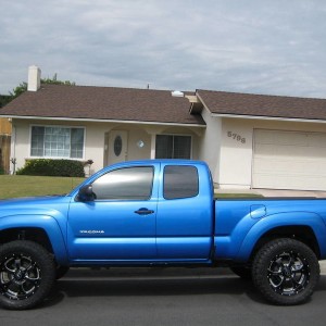 06 Tacoma Prerunner Lifted on 20's
