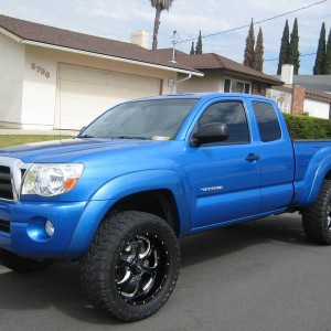 06 Tacoma Prerunner Lifted on 20's