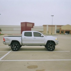 3 inch Toytec Ultimate lift with Moto Metal 951s