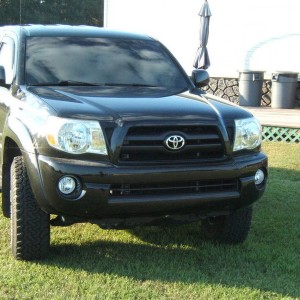 05 tacoma front and side pics