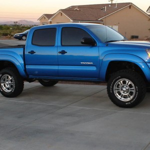 09 PreRunner w/ lift