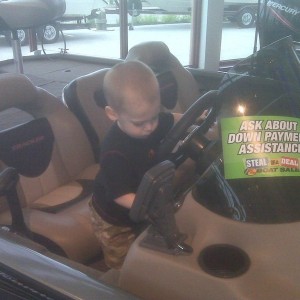 Took the little one to bass pro to play on the boats...wish I had this Nitr