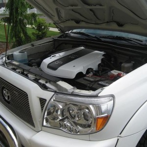 2008 Sport TRD Tacoma V6 Painted White Black Engine Cover