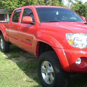 Lifted with 285/70/17 NTG's