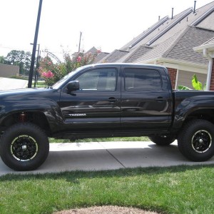 06 Double Cab with 3"Toytec Ultimate Lift