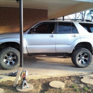 6" lift 4th gen 4runner. 35's coming soon