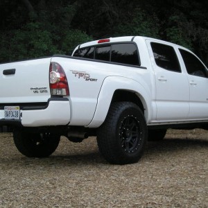 pro comp 7005 wheels installed