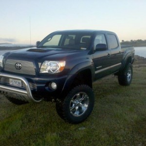 lifted tacoma