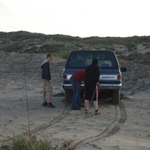 Pulling the Blazer out of the dunes2