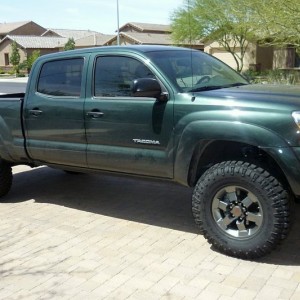 3" lift with 16" FJ wheels.
