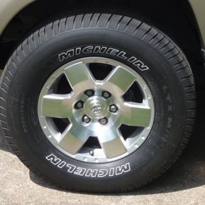 FJ Cruiser Wheel and Michelin LTX M/S2 P265/70R17 tire