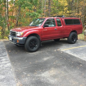 1st Gen Tacoma With FJ Trail Team Wheels