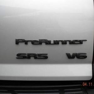 BLACK -PRERUNNER*SR5*V6 BADGES
