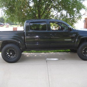 B's Toy
