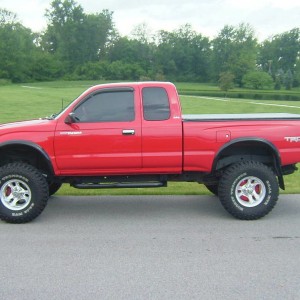 '99 tacoma 4x4.....loved this truck