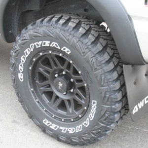 Tire 002