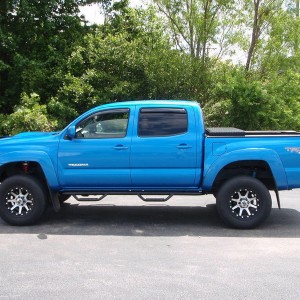 3" Ultimate Lift & Stock 265-65-17 tires