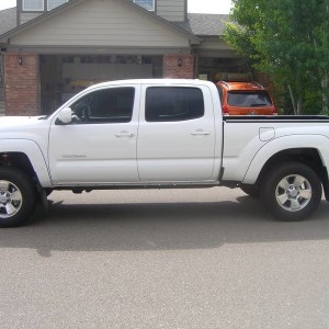 Post lift, Cooper Discoverer STT's. 265/70/17