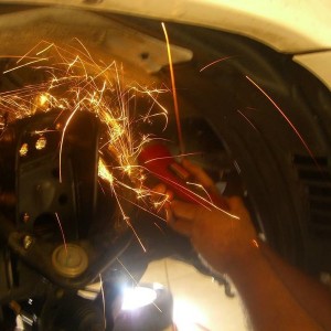 Cutting the UCA bolts