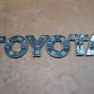 TOYOTA Emblem IMG_0276