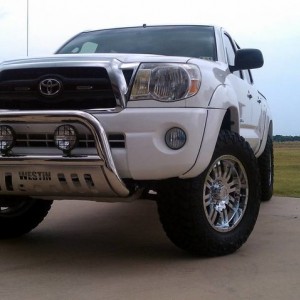 Bull bar 33" 285 Nitto trail grapplers 3" lift