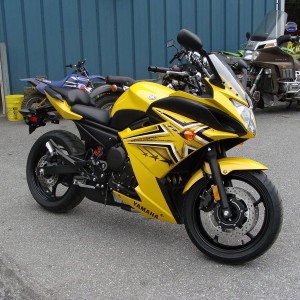 2009 Yamaha FZ6R #2