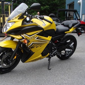2009 Yamaha FZ6R #3