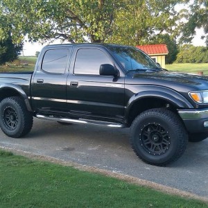 17in Pro Comp 7005 w/ BFG All terrains