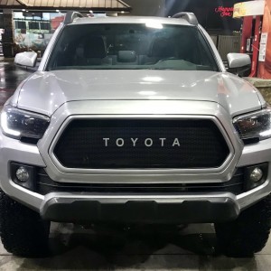 Grille front