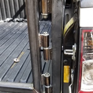 10-17-hing-swingaway-tailgate-Tacoma-1