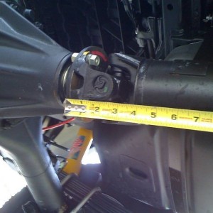 Measuring driveshaft flange distance front